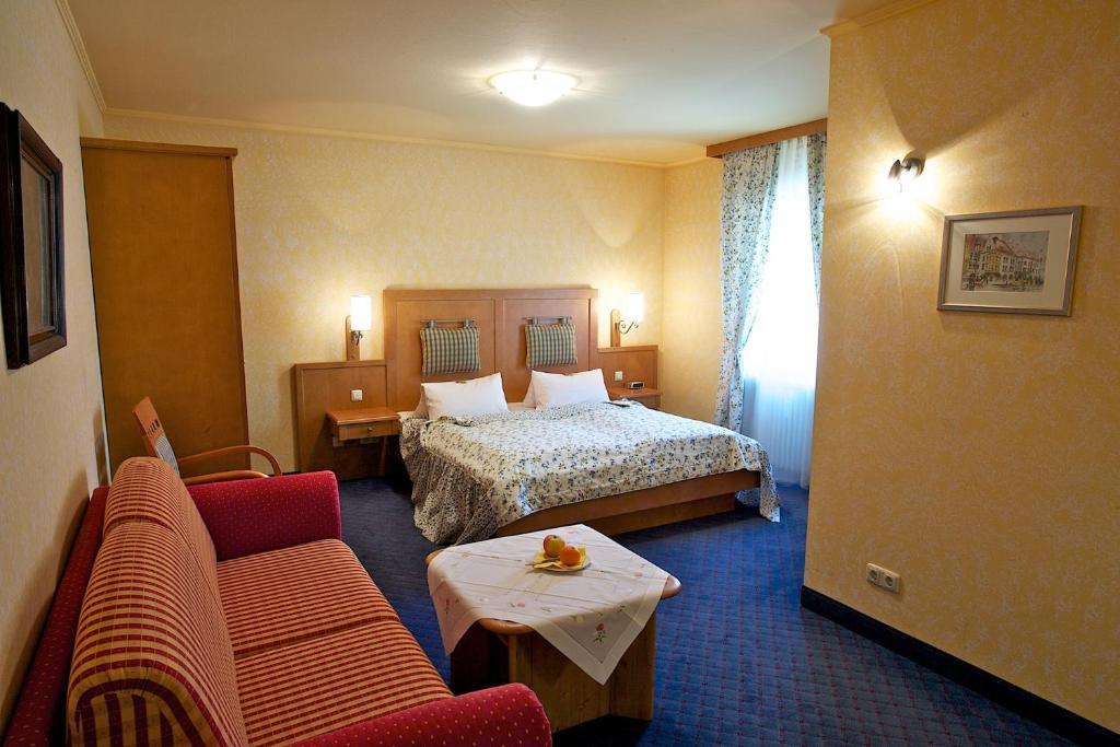 Landgasthof Deutsche Eiche 3* Munich